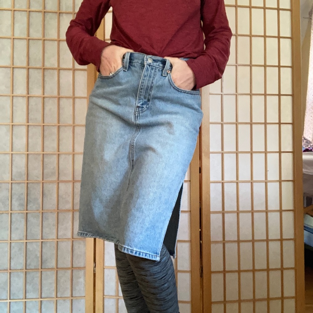 Cute knee length Levi Strauss jean skirt
